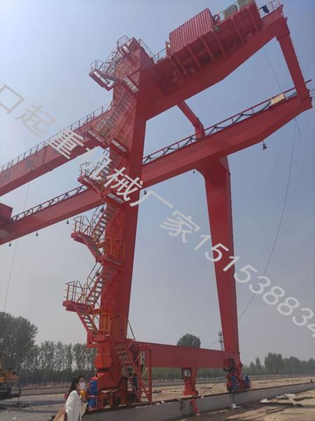 江西宜春集装箱门式起重机厂家轨道式集装箱门式起重机使用场景