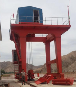 坝顶龙门吊